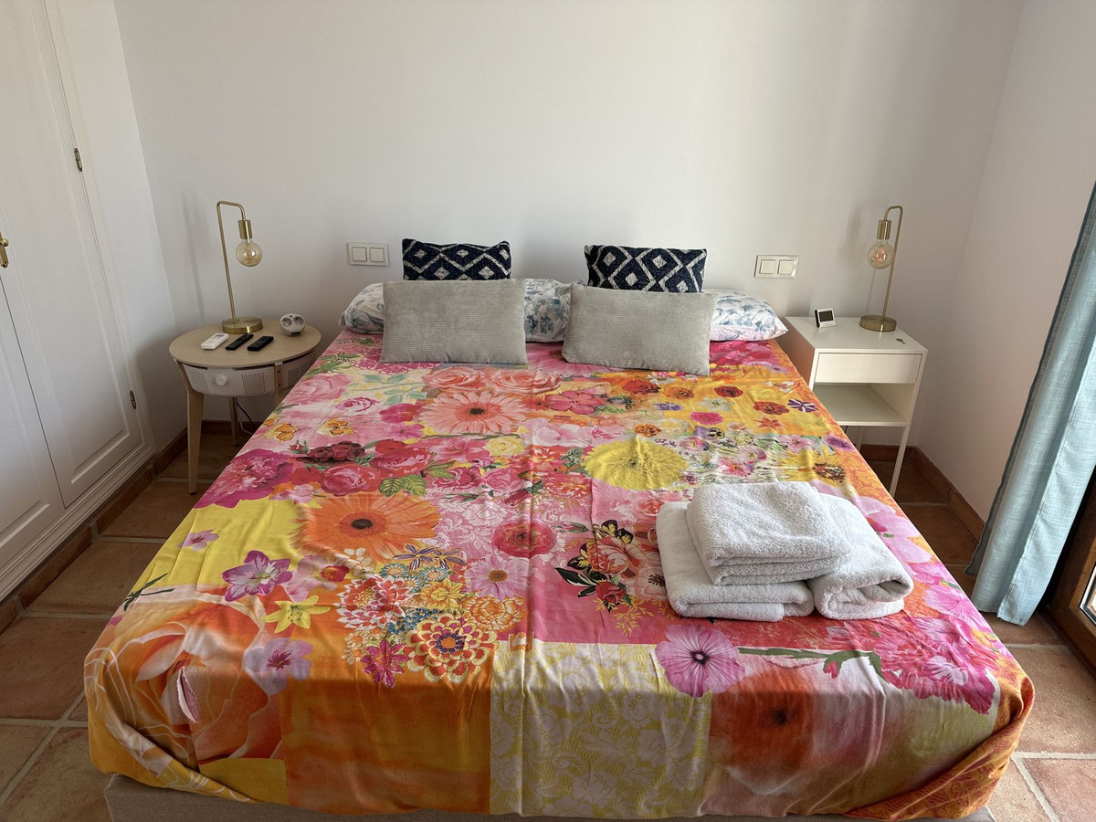 5 Bed Townhouse for sale in Benahavís Costa Del Sol, Málaga, Spain