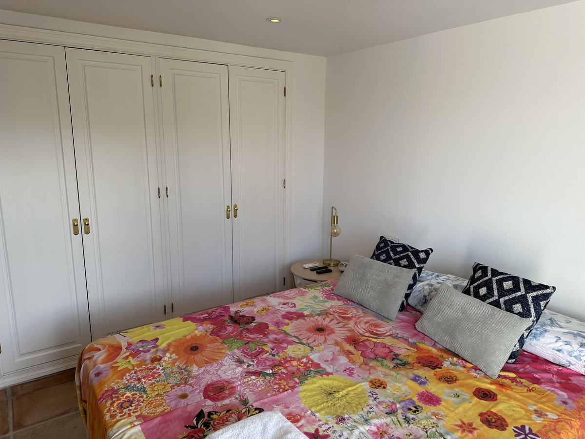 5 Bed Townhouse for sale in Benahavís Costa Del Sol, Málaga, Spain