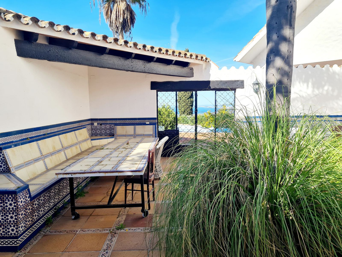 5 Bed Townhouse for sale in Las Chapas Costa Del Sol, Málaga, Spain
