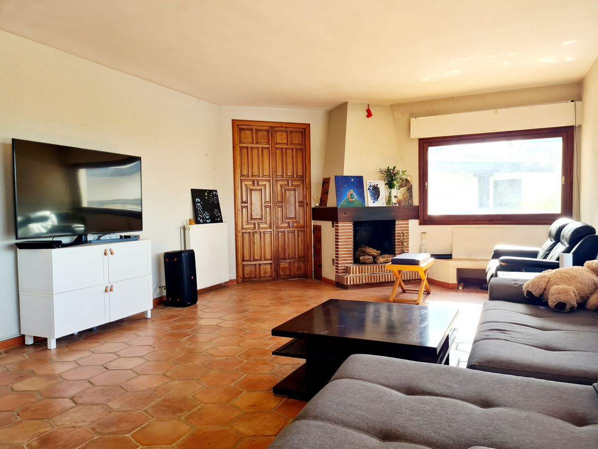 5 Bed Townhouse for sale in Las Chapas Costa Del Sol, Málaga, Spain