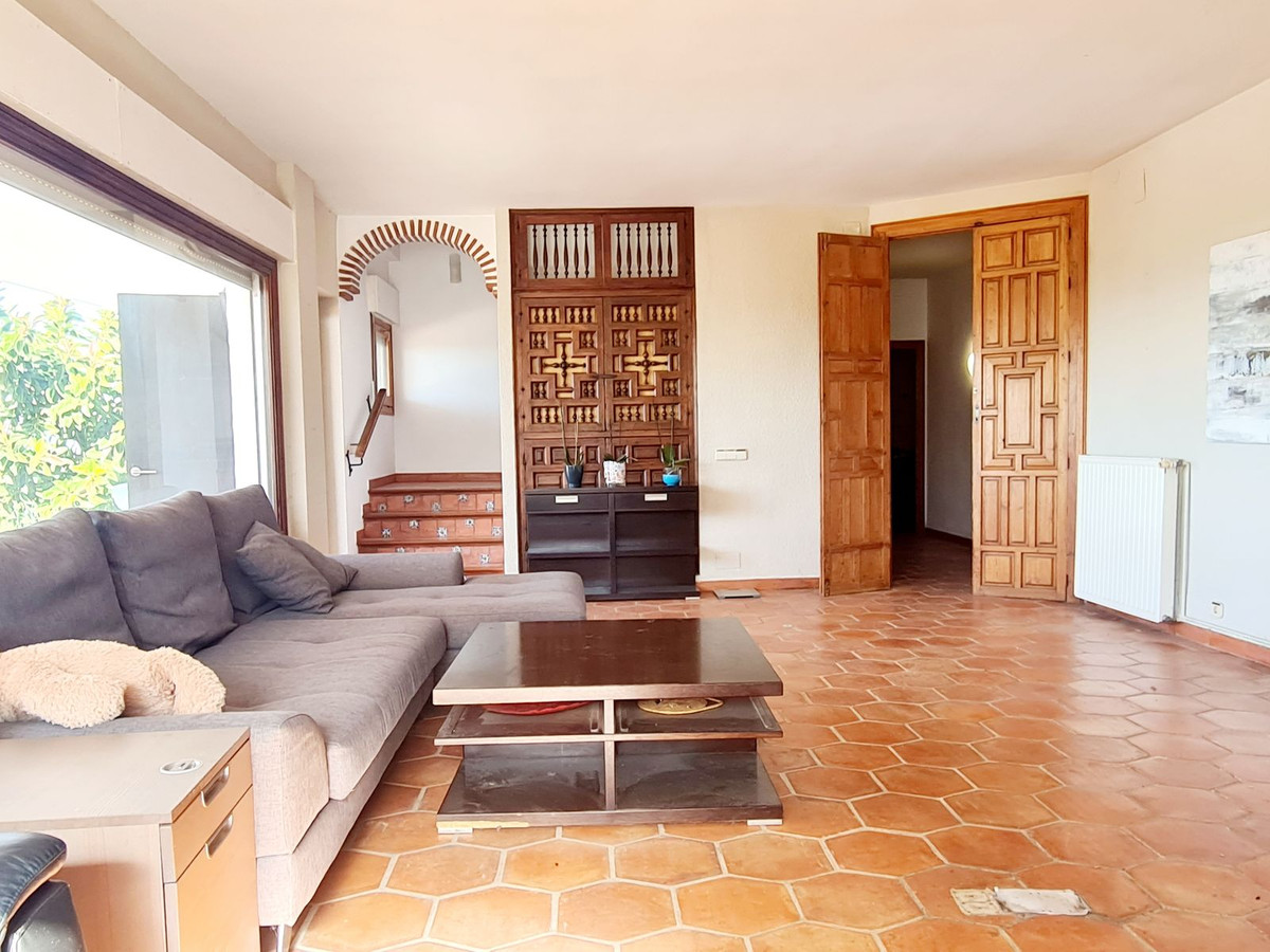 5 Bed Townhouse for sale in Las Chapas Costa Del Sol, Málaga, Spain