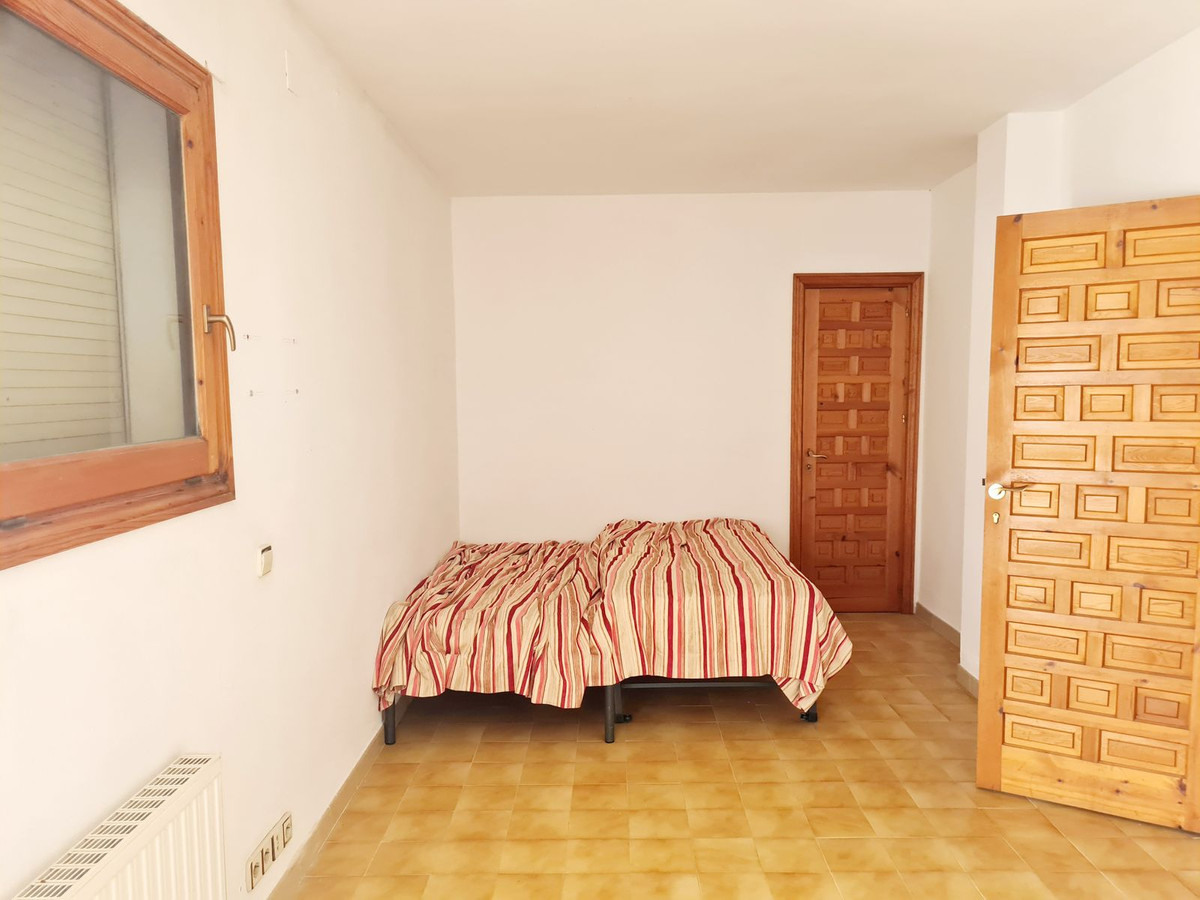 5 Bed Townhouse for sale in Las Chapas Costa Del Sol, Málaga, Spain