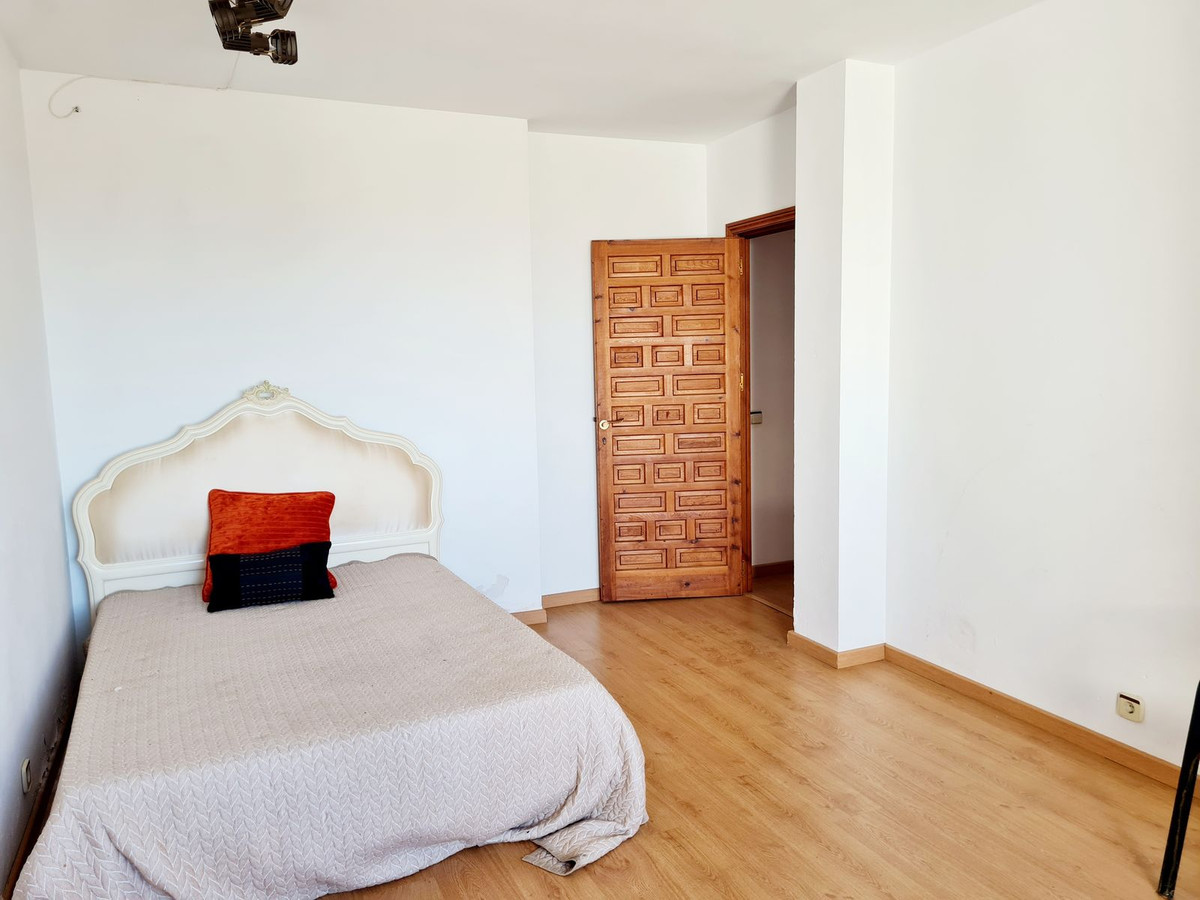 5 Bed Townhouse for sale in Las Chapas Costa Del Sol, Málaga, Spain