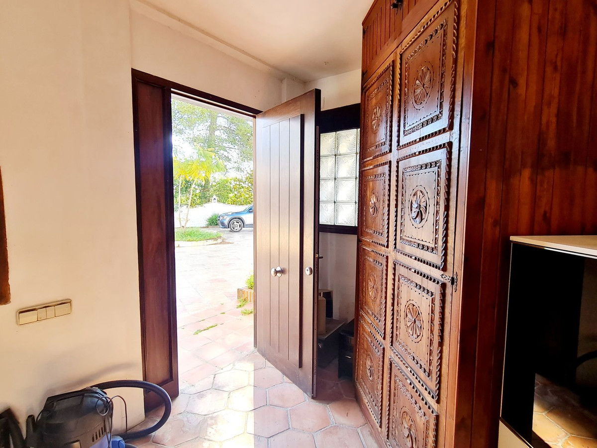 5 Bed Townhouse for sale in Las Chapas Costa Del Sol, Málaga, Spain