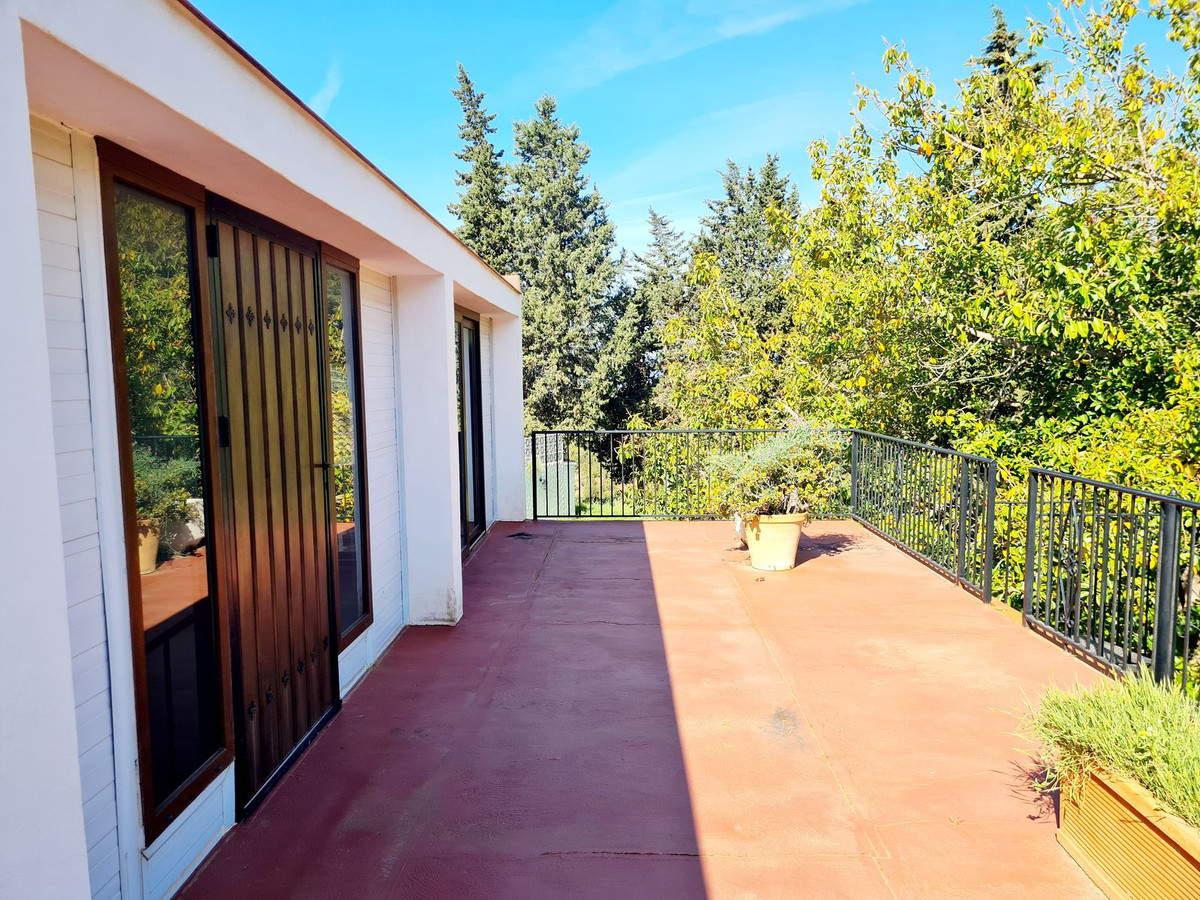 5 Bed Townhouse for sale in Las Chapas Costa Del Sol, Málaga, Spain