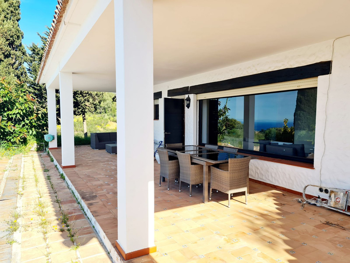 5 Bed Townhouse for sale in Las Chapas Costa Del Sol, Málaga, Spain