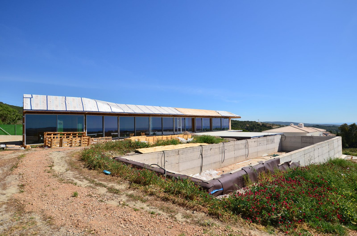 Se vende Villa - Chalet de 4 dormitorios en Costa Del Sol, Cadiz, España
