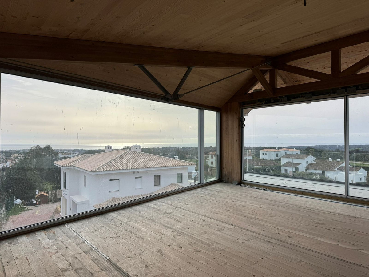Se vende Villa - Chalet de 4 dormitorios en Costa Del Sol, Cadiz, España