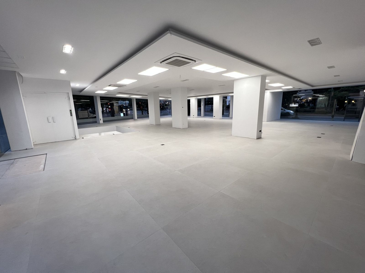 Se vende Tienda  en Costa Del Sol, Málaga, España