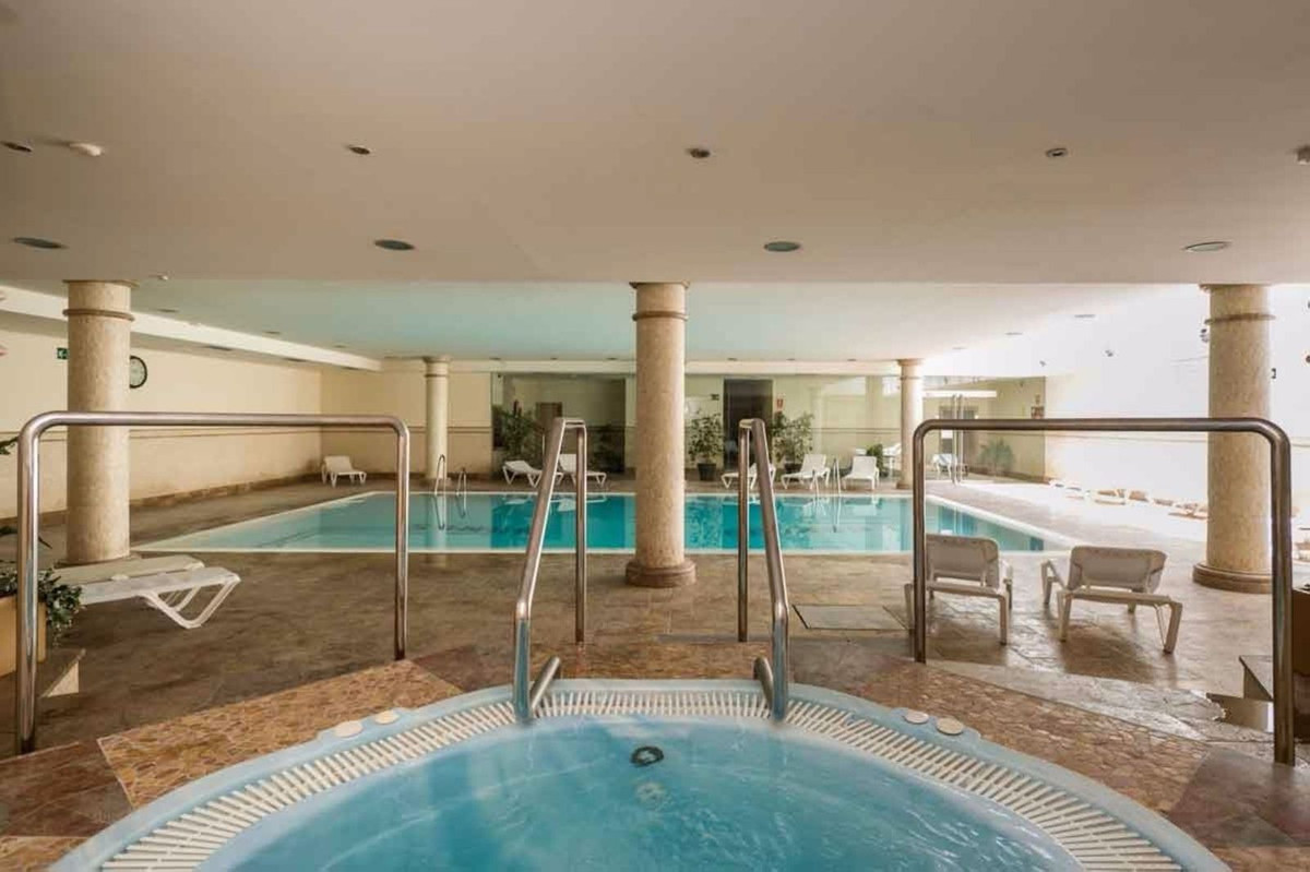 2 Bed Apartment for sale in Puerto Banús Costa Del Sol, Málaga, Spain