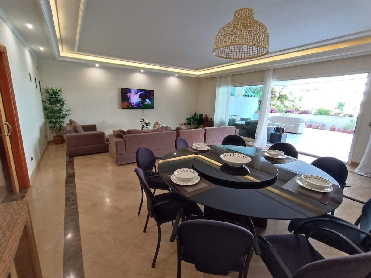 2 Bed Apartment for sale in Puerto Banús Costa Del Sol, Málaga, Spain
