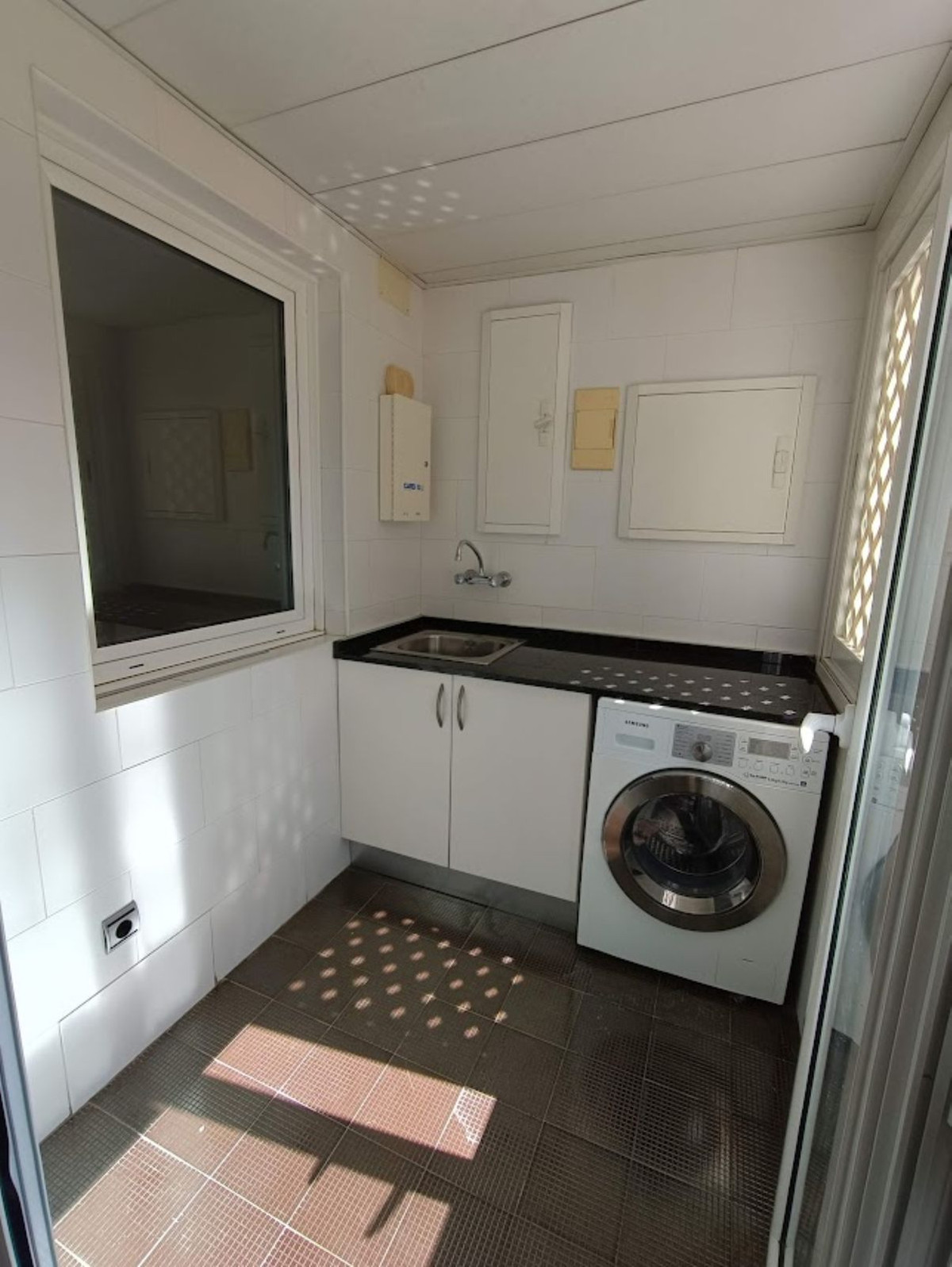 2 Bed Apartment for sale in Puerto Banús Costa Del Sol, Málaga, Spain