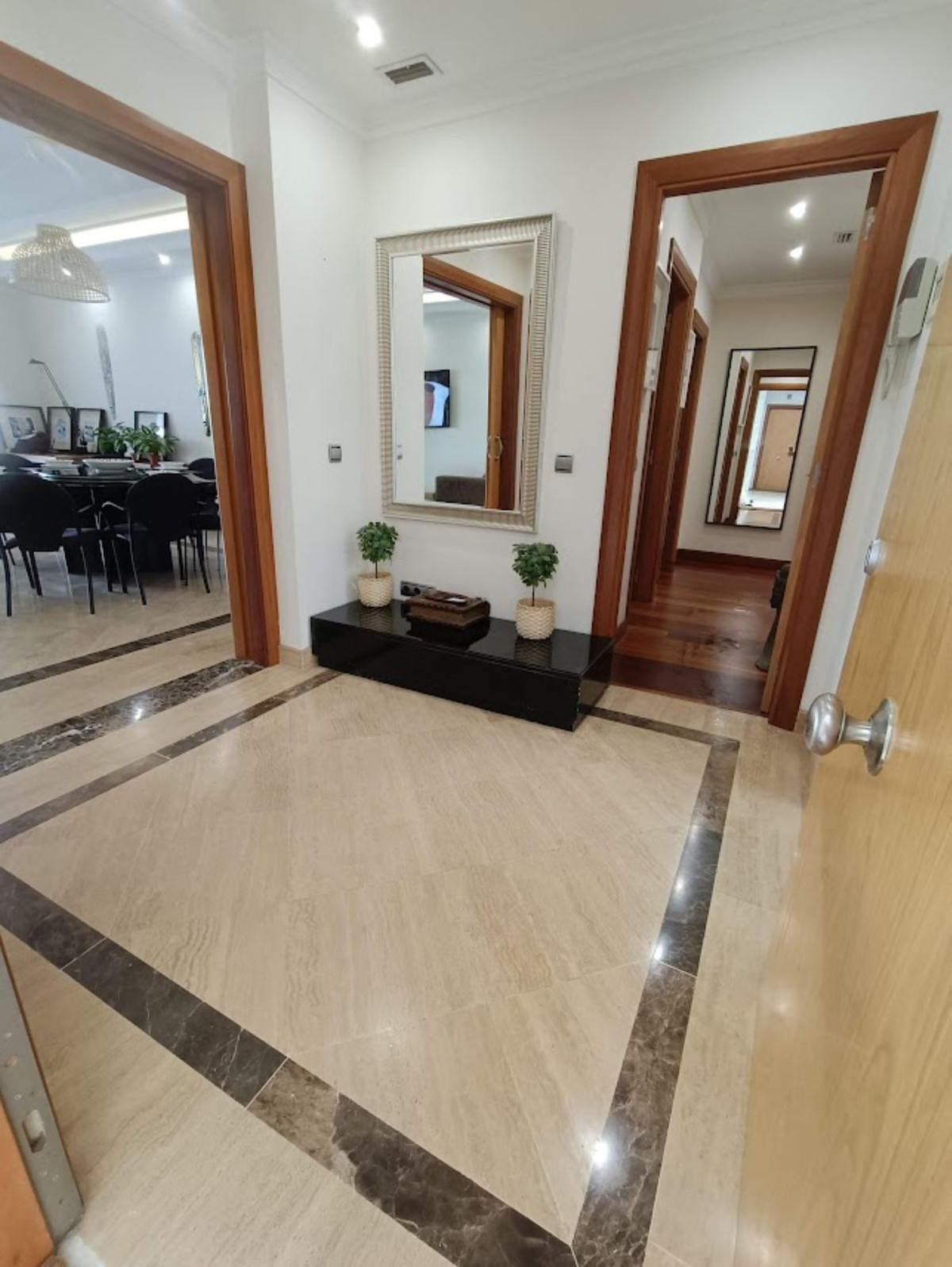 2 Bed Apartment for sale in Puerto Banús Costa Del Sol, Málaga, Spain