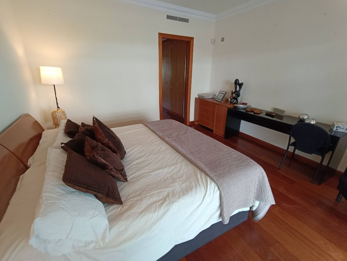 2 Bed Apartment for sale in Puerto Banús Costa Del Sol, Málaga, Spain