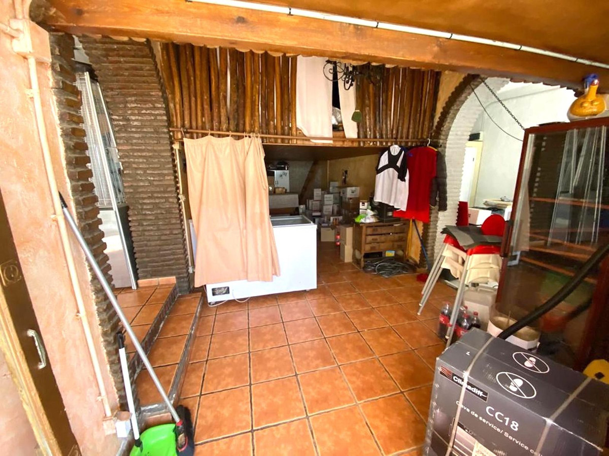 5 Bed Commercial unit for sale in Cabopino Costa Del Sol, Málaga, Spain