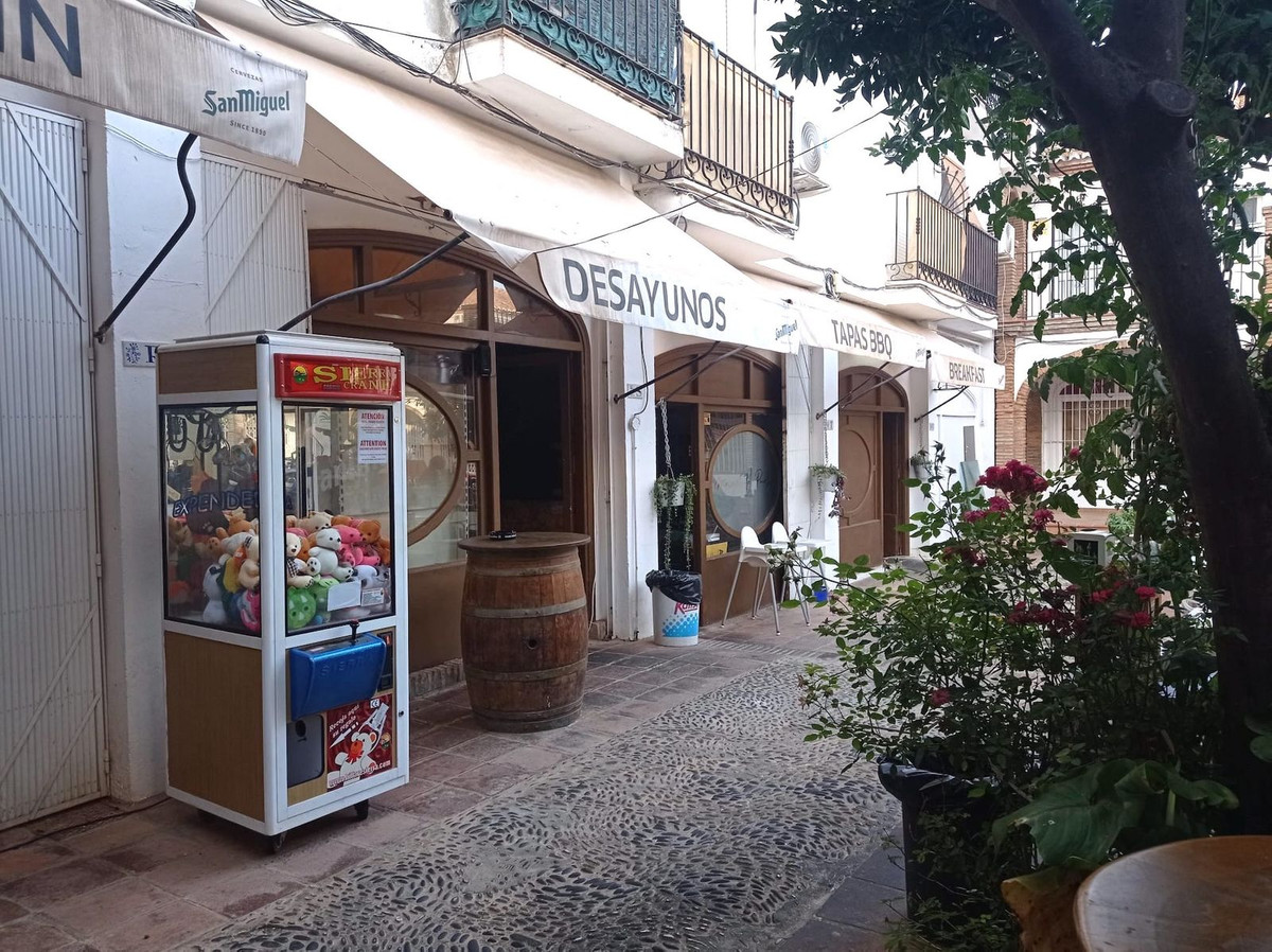 5 Bed Commercial unit for sale in Cabopino Costa Del Sol, Málaga, Spain
