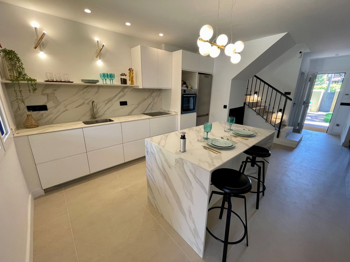 3 Bed Townhouse for sale in Nueva Andalucía Costa Del Sol, Málaga, Spain