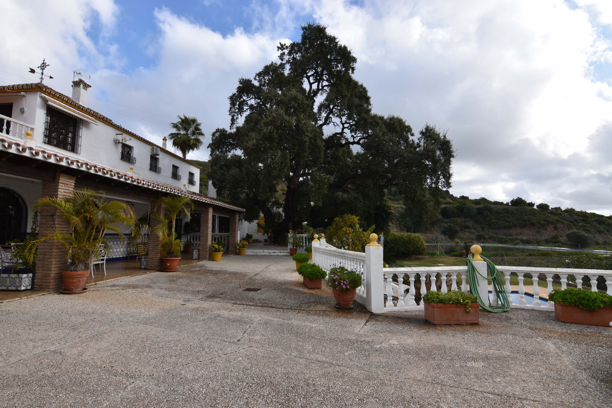Se vende Finca - Cortijo de 8 dormitorios en Costa Del Sol, Málaga, España