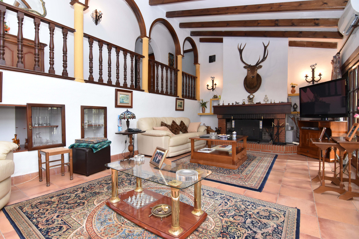 Se vende Finca - Cortijo de 8 dormitorios en Costa Del Sol, Málaga, España