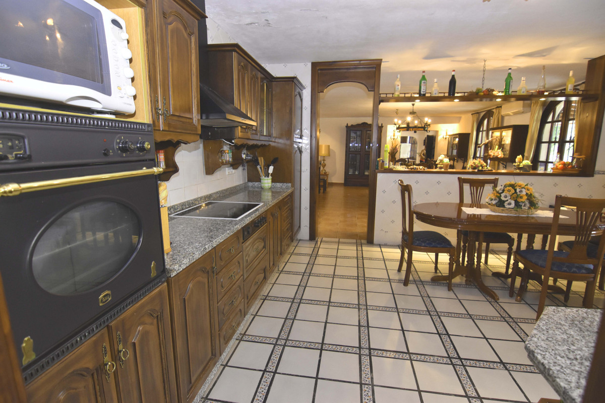 Se vende Finca - Cortijo de 8 dormitorios en Costa Del Sol, Málaga, España
