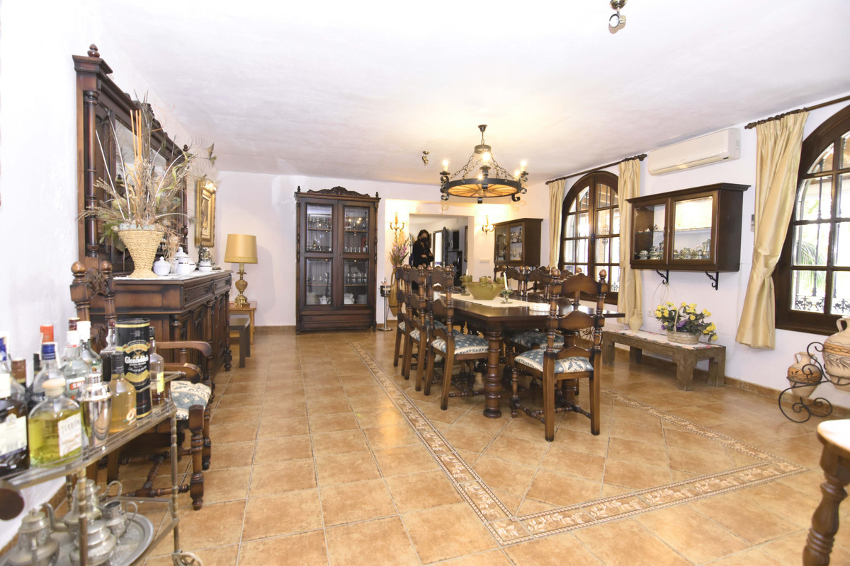 Se vende Finca - Cortijo de 8 dormitorios en Costa Del Sol, Málaga, España