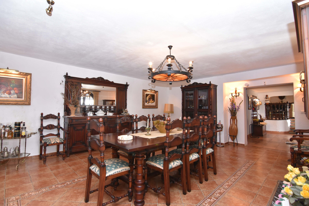 Se vende Finca - Cortijo de 8 dormitorios en Costa Del Sol, Málaga, España