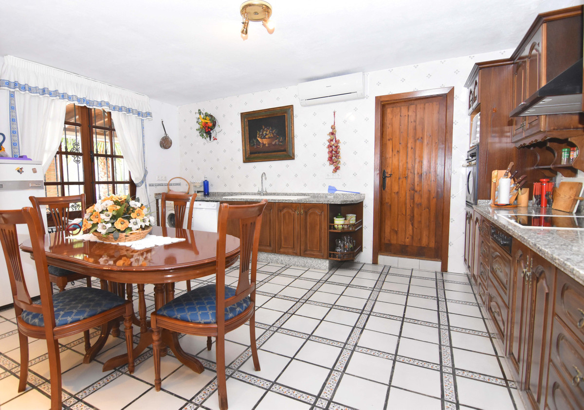 Se vende Finca - Cortijo de 8 dormitorios en Costa Del Sol, Málaga, España