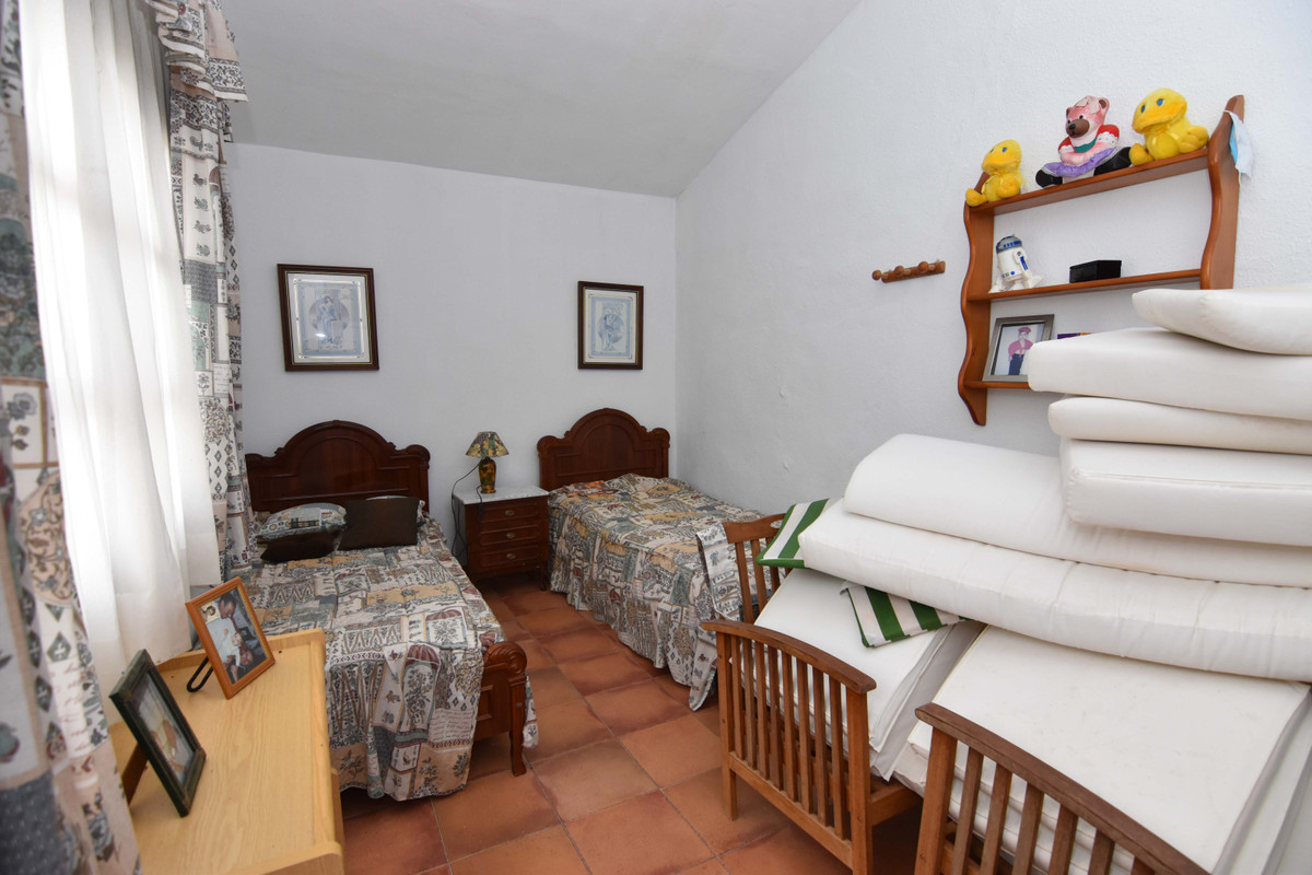 Se vende Finca - Cortijo de 8 dormitorios en Costa Del Sol, Málaga, España