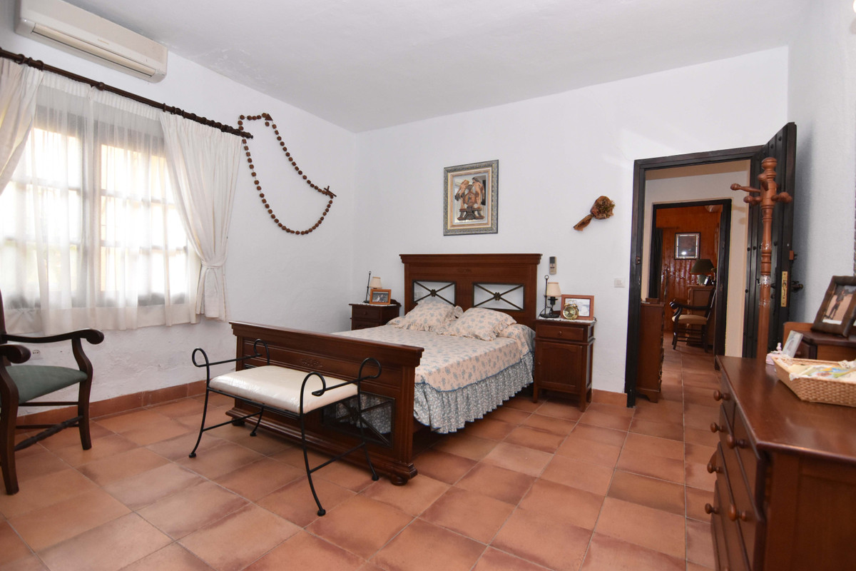 Se vende Finca - Cortijo de 8 dormitorios en Costa Del Sol, Málaga, España