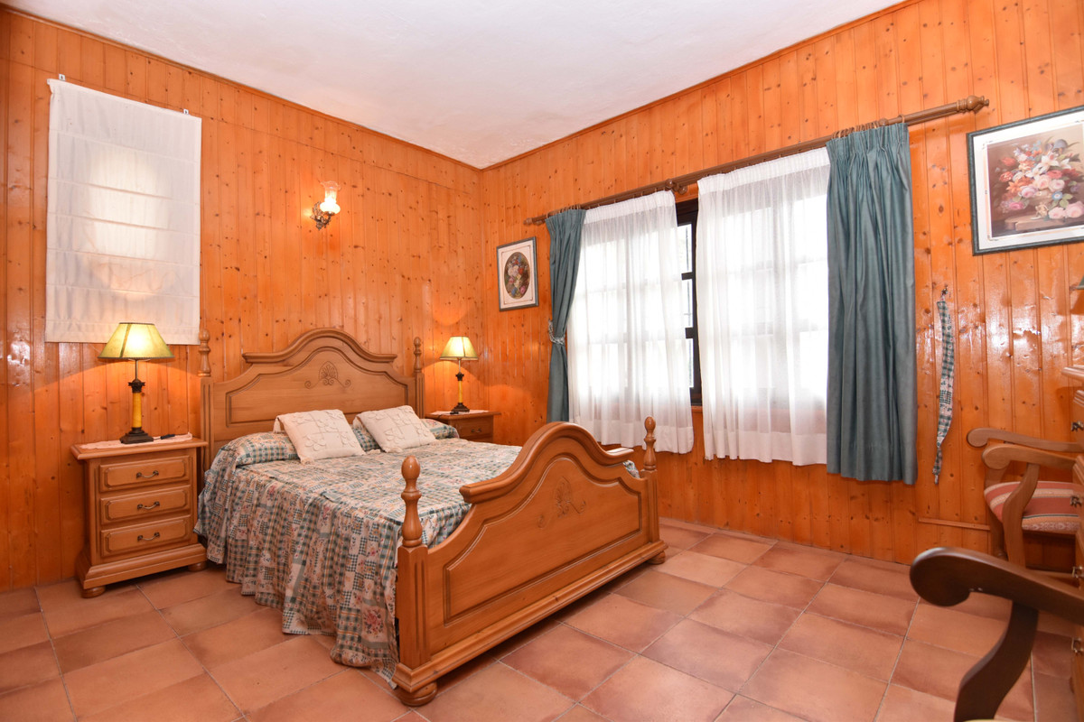 Se vende Finca - Cortijo de 8 dormitorios en Costa Del Sol, Málaga, España