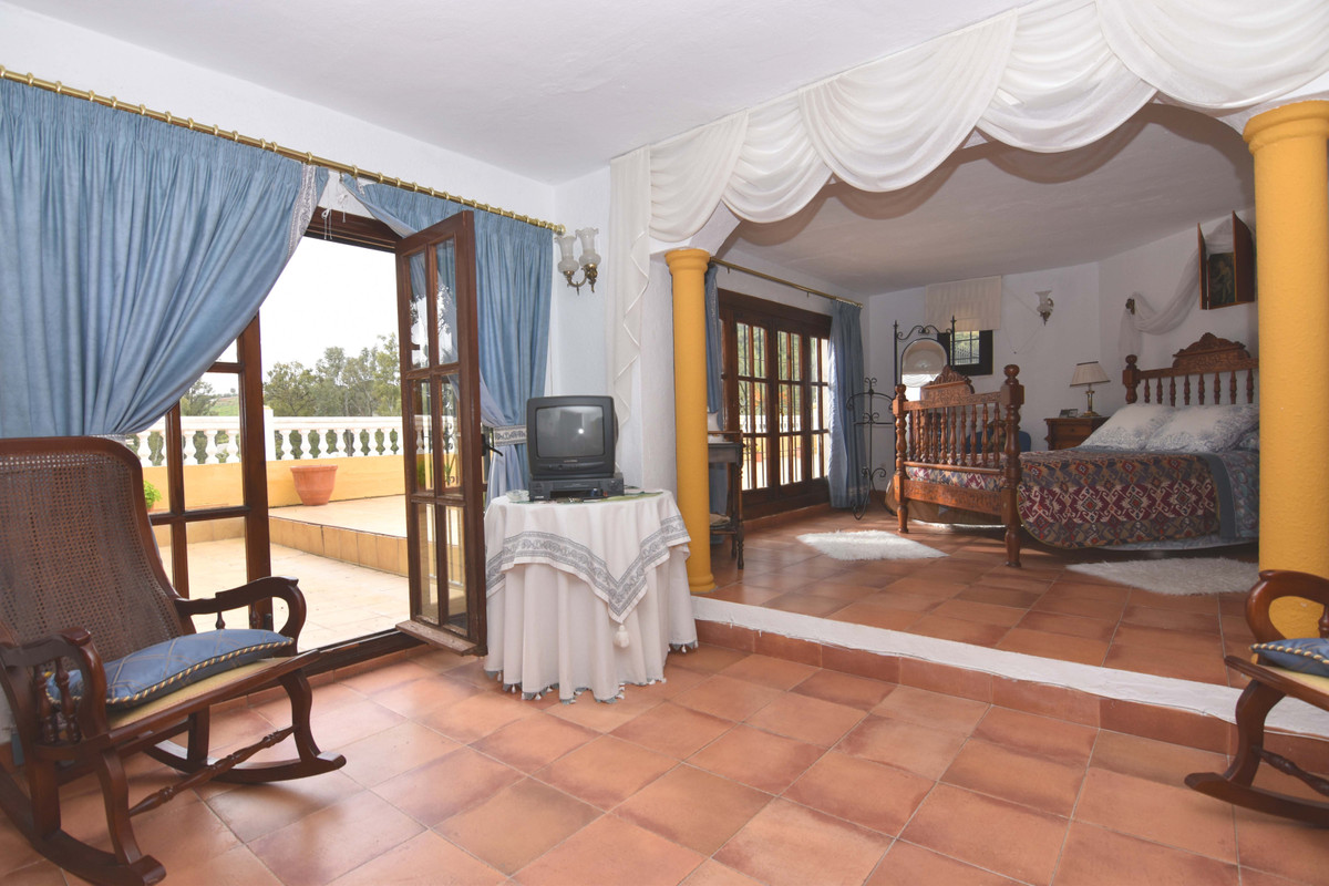 Se vende Finca - Cortijo de 8 dormitorios en Costa Del Sol, Málaga, España