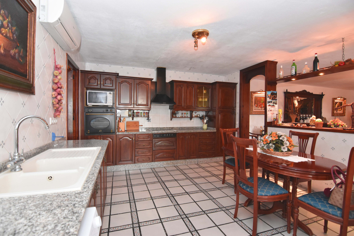 Se vende Finca - Cortijo de 8 dormitorios en Costa Del Sol, Málaga, España