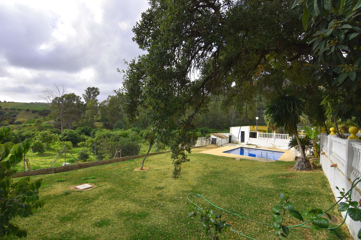 Se vende Finca - Cortijo de 8 dormitorios en Costa Del Sol, Málaga, España