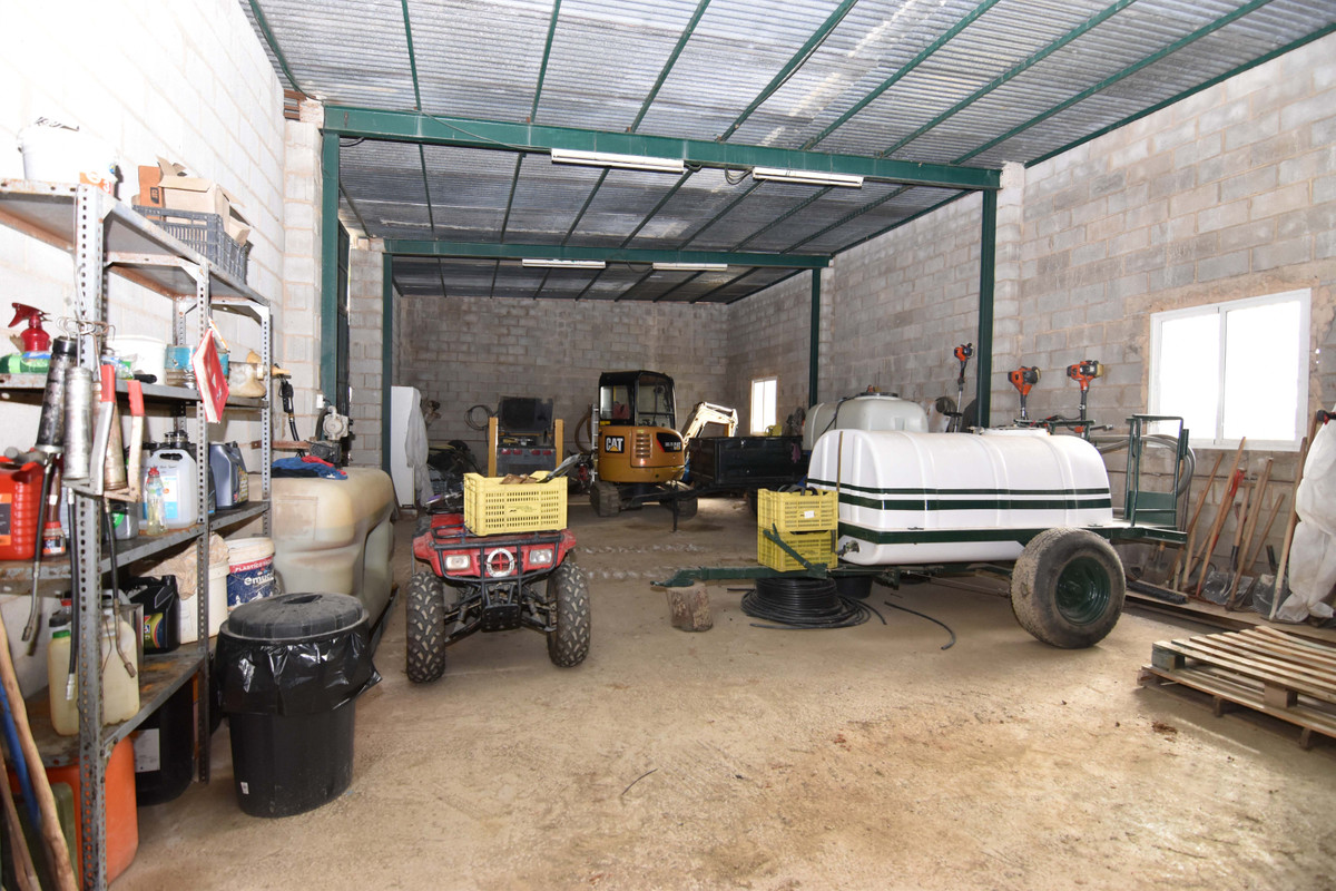 Se vende Finca - Cortijo de 8 dormitorios en Costa Del Sol, Málaga, España