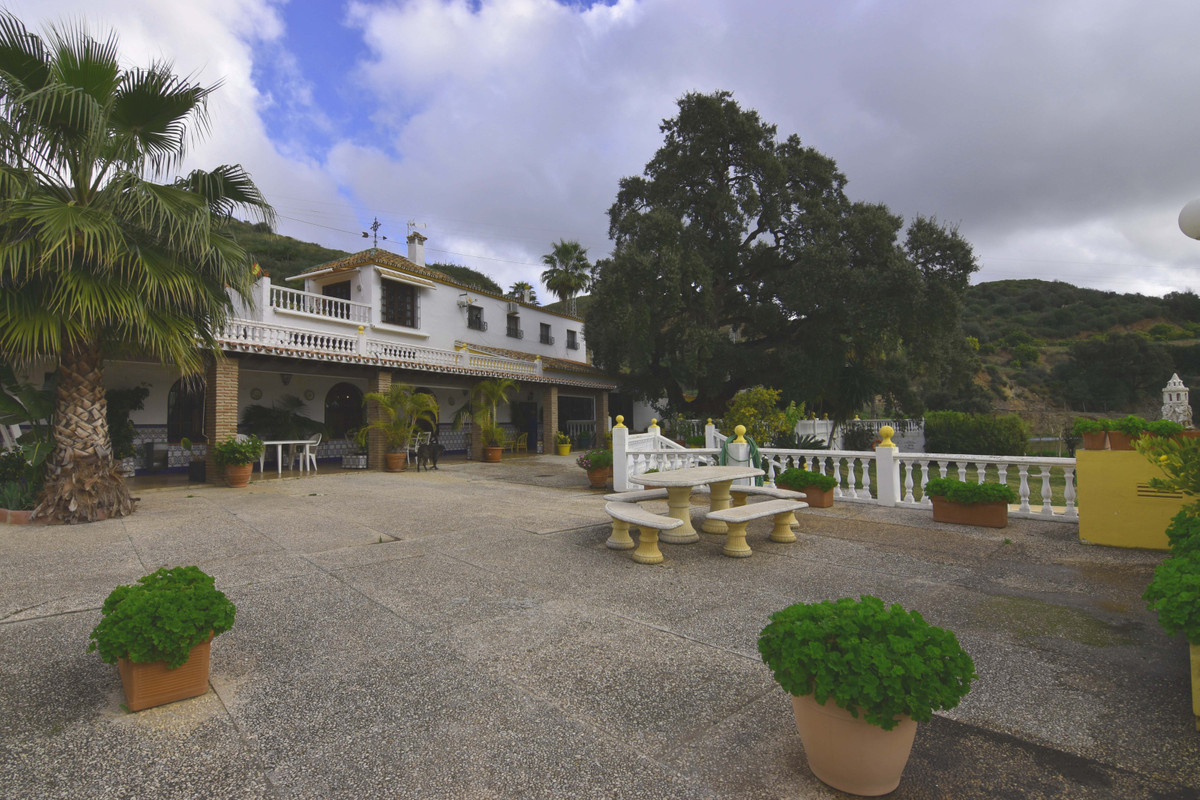 Se vende Finca - Cortijo de 8 dormitorios en Costa Del Sol, Málaga, España