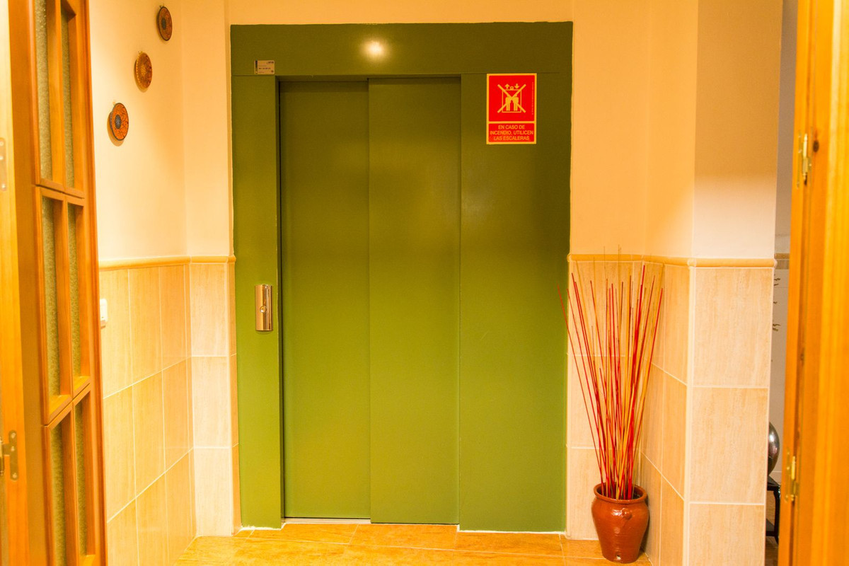 33 Bed Commercial unit for sale in Tolox Costa Del Sol, Málaga, Spain