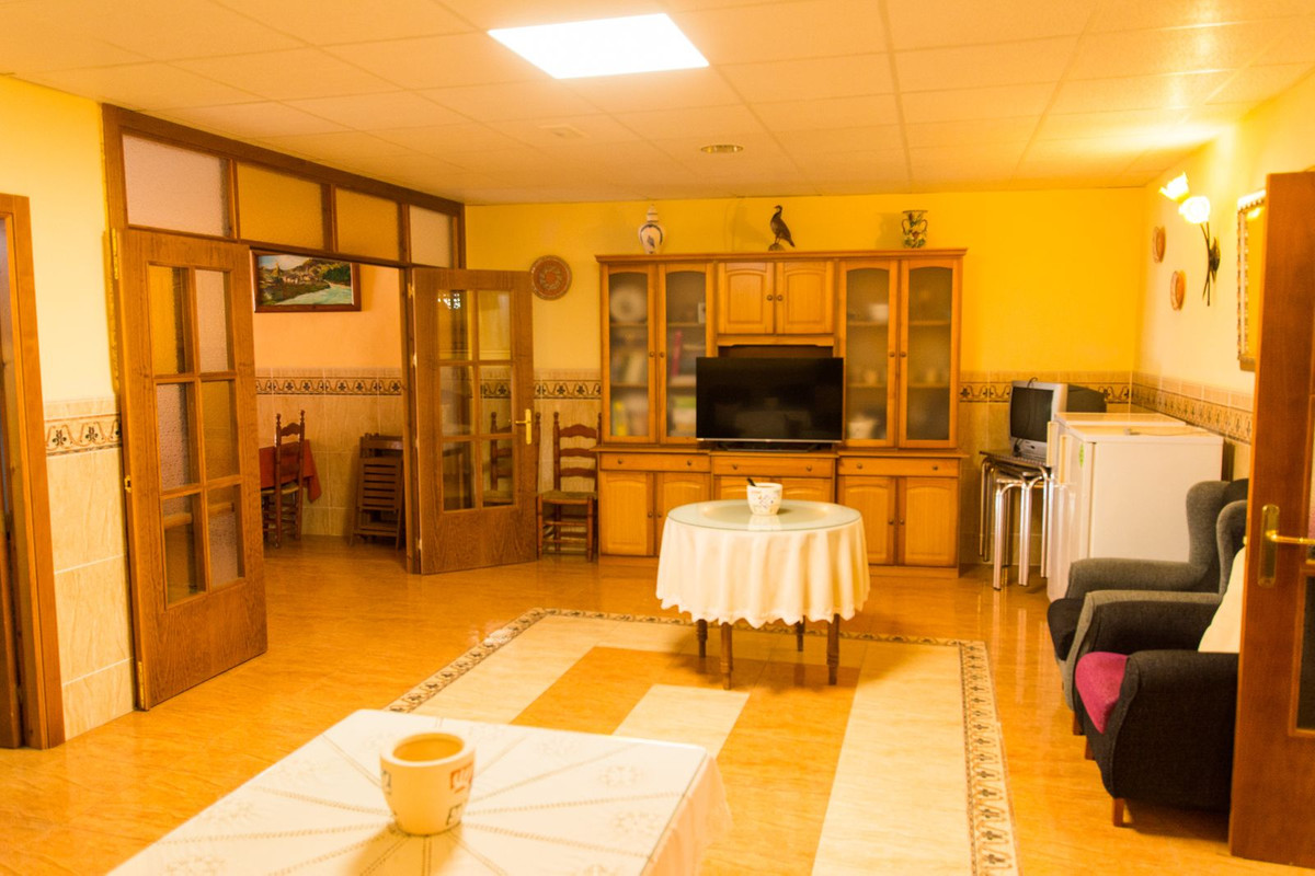 33 Bed Commercial unit for sale in Tolox Costa Del Sol, Málaga, Spain