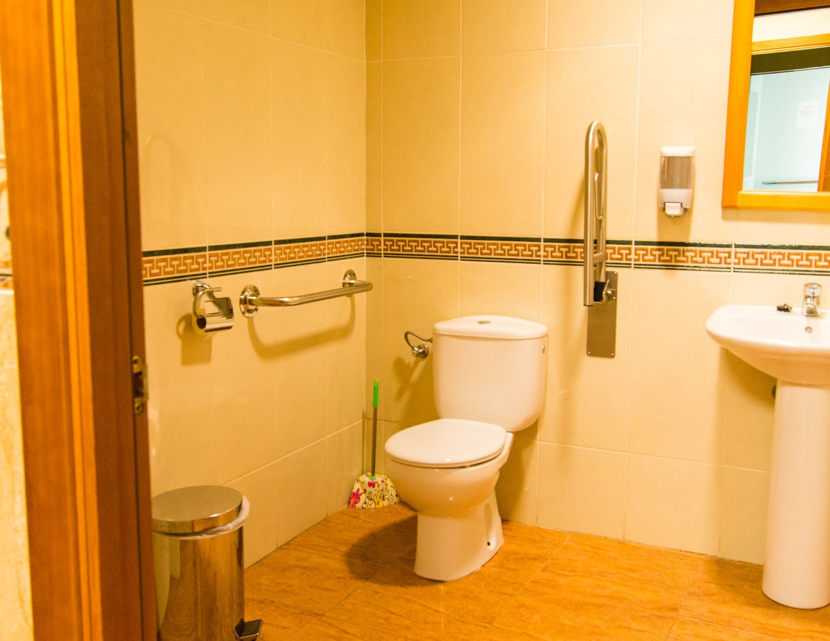 33 Bed Commercial unit for sale in Tolox Costa Del Sol, Málaga, Spain