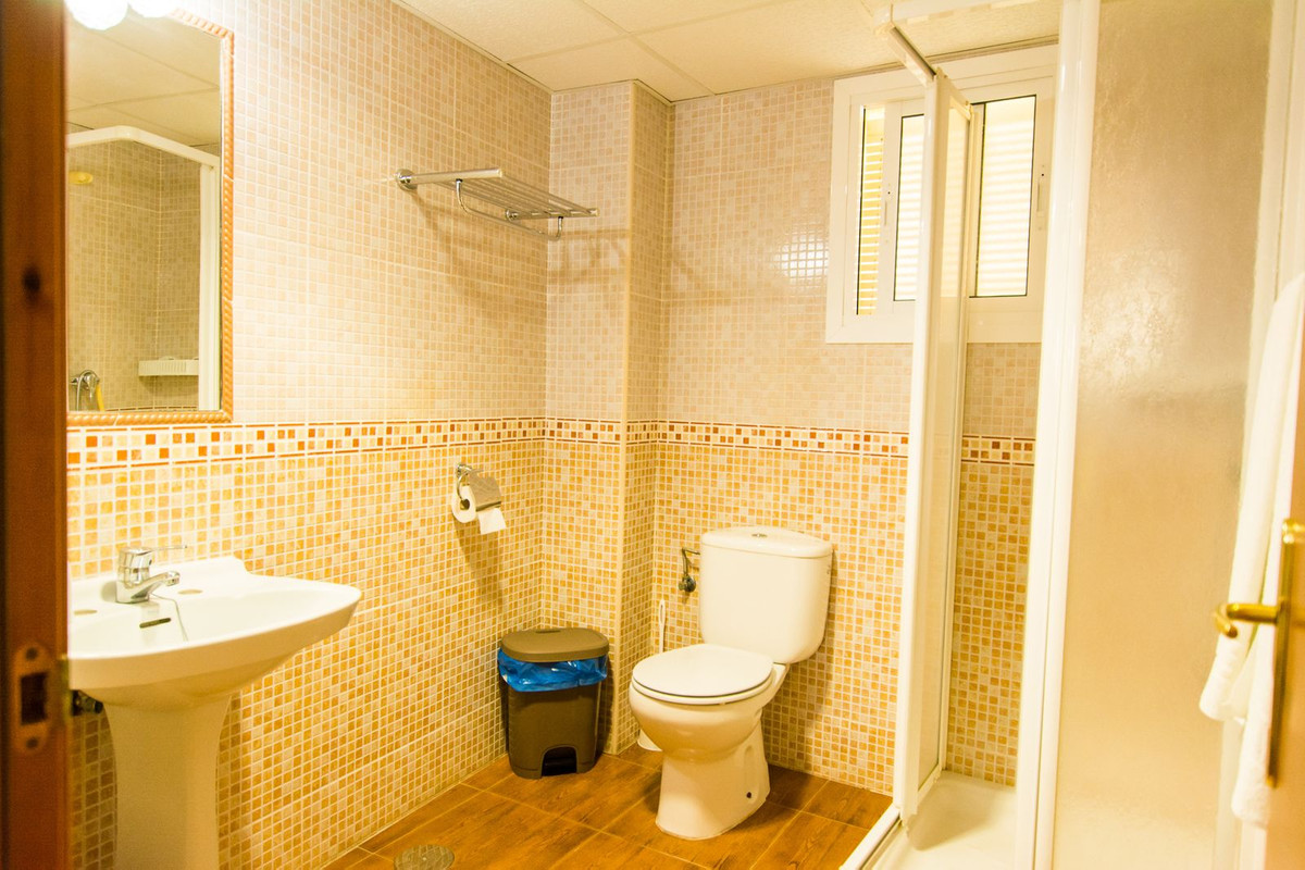 33 Bed Commercial unit for sale in Tolox Costa Del Sol, Málaga, Spain