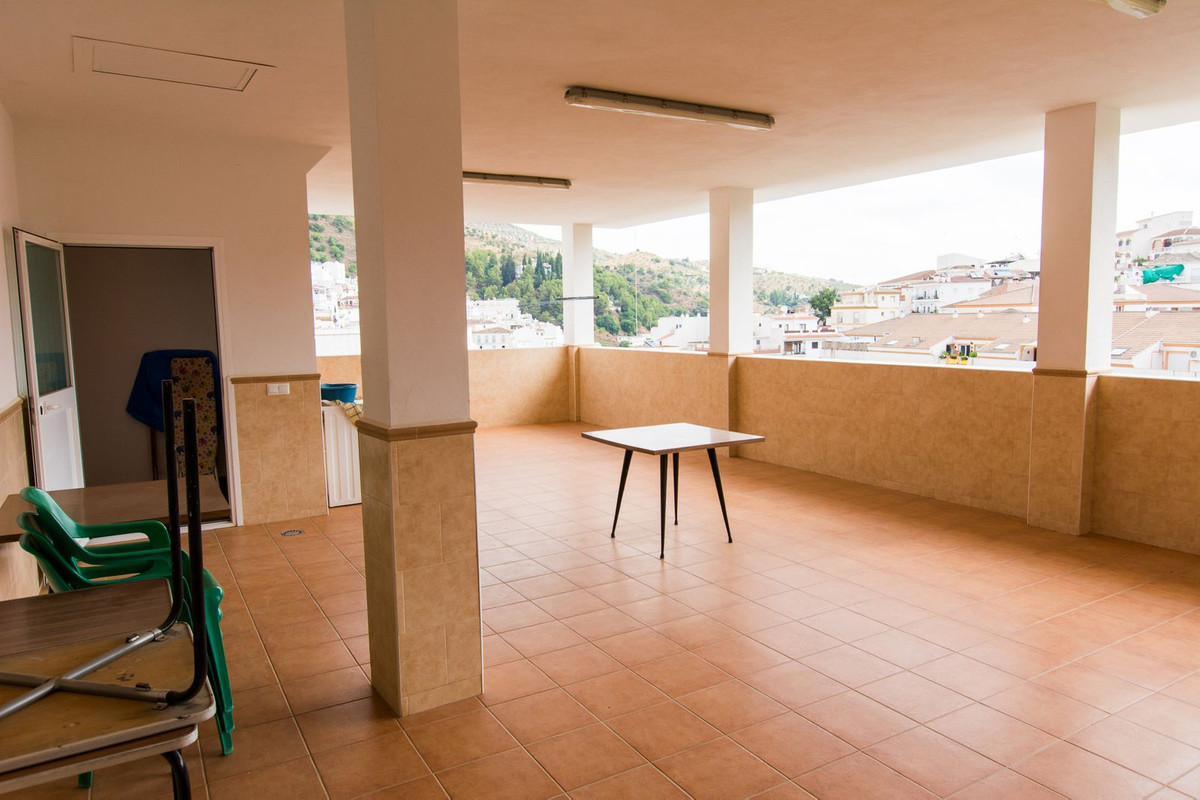 33 Bed Commercial unit for sale in Tolox Costa Del Sol, Málaga, Spain