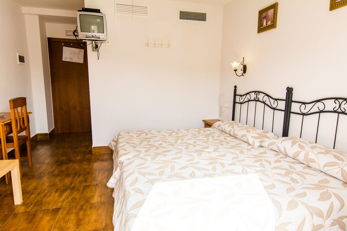 33 Bed Commercial unit for sale in Tolox Costa Del Sol, Málaga, Spain
