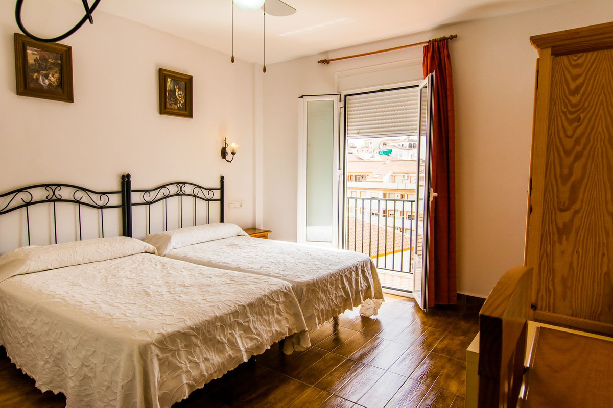 33 Bed Commercial unit for sale in Tolox Costa Del Sol, Málaga, Spain