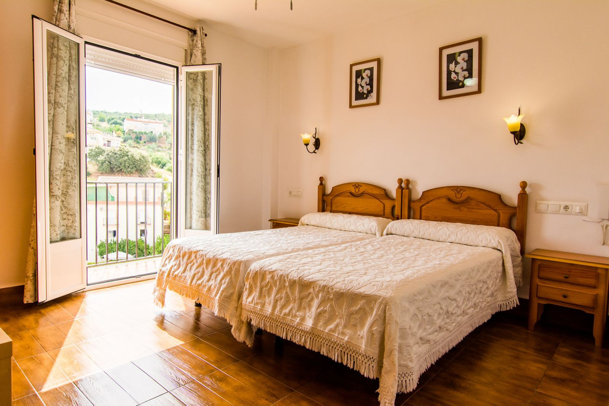 33 Bed Commercial unit for sale in Tolox Costa Del Sol, Málaga, Spain