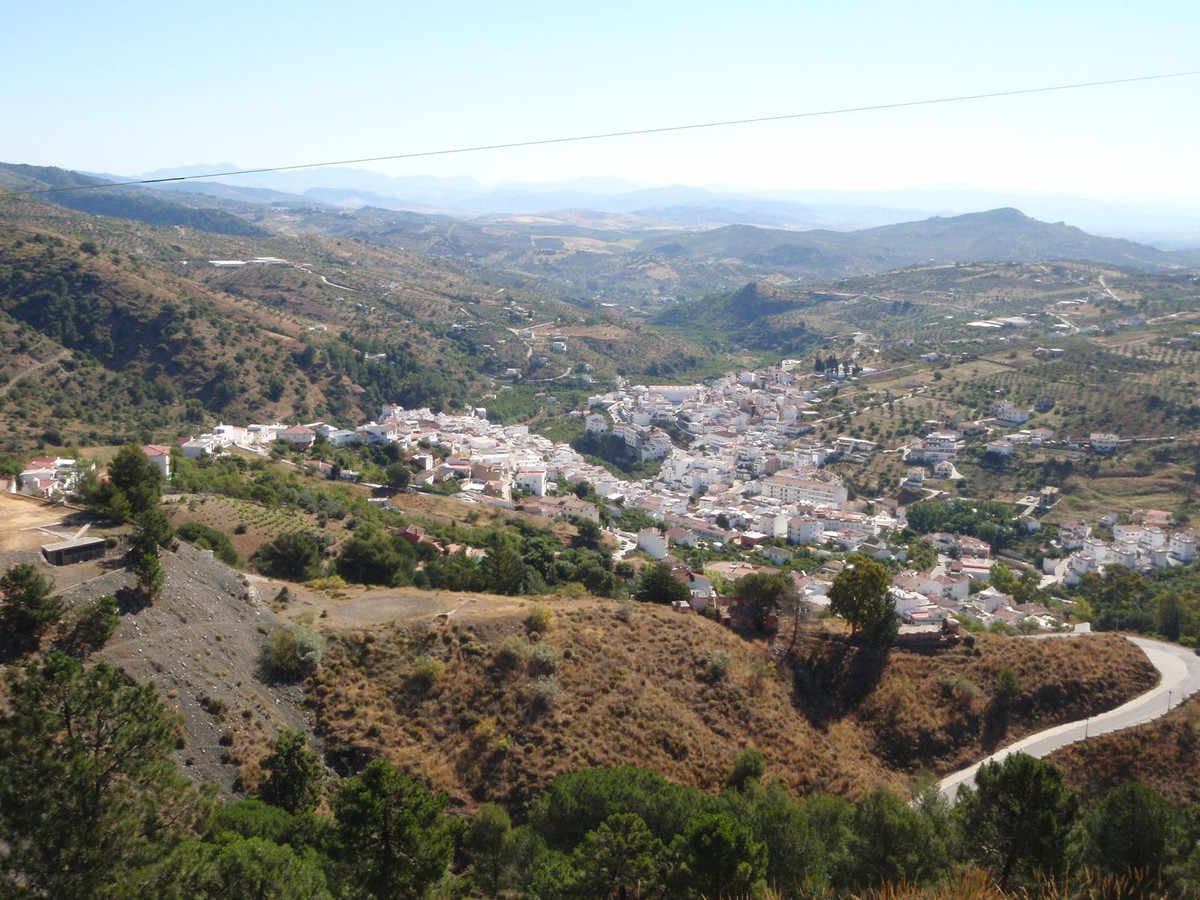 33 Bed Commercial unit for sale in Tolox Costa Del Sol, Málaga, Spain