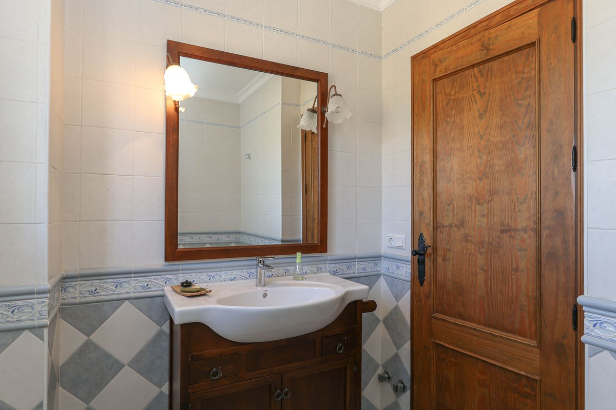 Se vende Villa - Chalet de 3 dormitorios en Costa Del Sol, Málaga, España