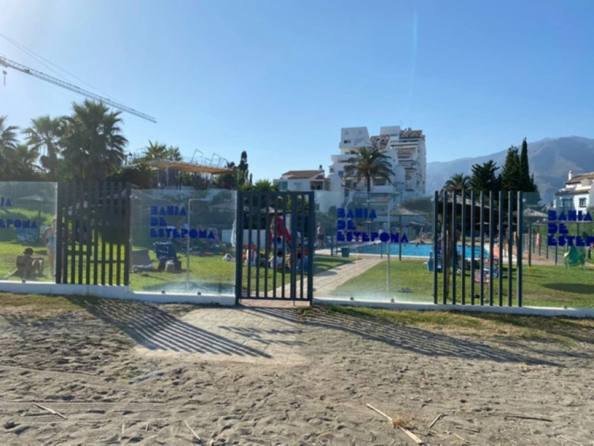 2 Bed Apartment for sale in Estepona Costa Del Sol, Málaga, Spain