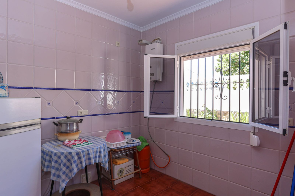 Se vende Villa - Chalet de 3 dormitorios en Costa Del Sol, Málaga, España