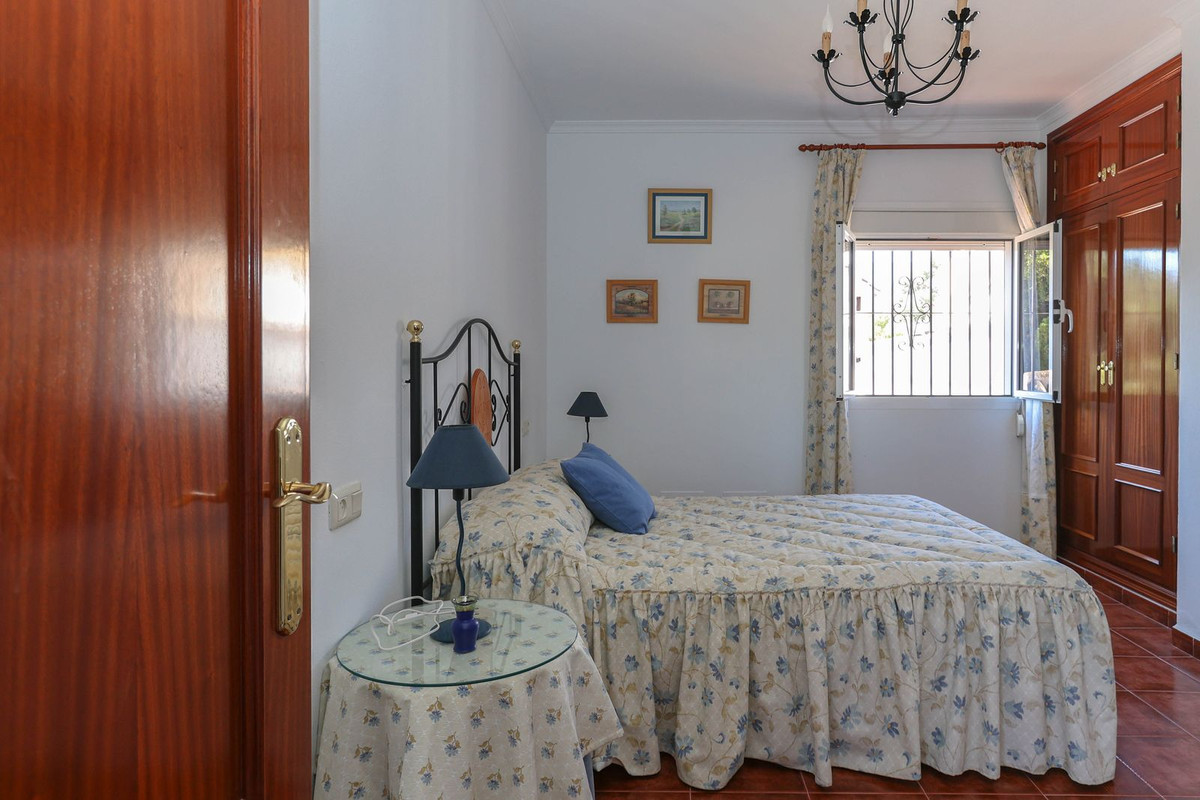 Se vende Villa - Chalet de 3 dormitorios en Costa Del Sol, Málaga, España