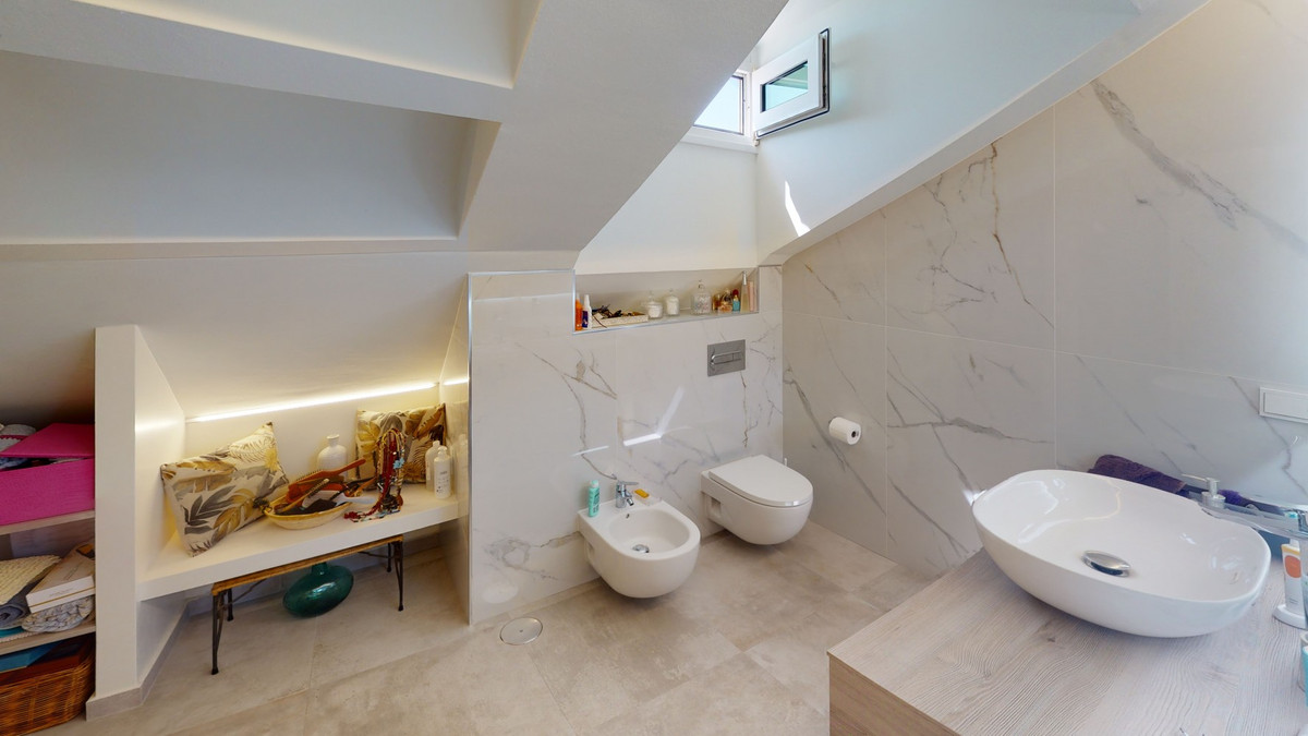 Se vende Ático de 4 dormitorios en Costa Del Sol East, Málaga, España