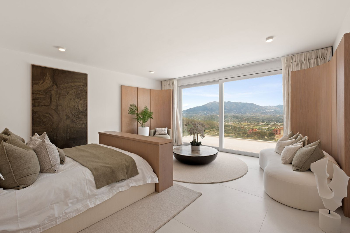4 Bed Townhouse for sale in La Mairena Costa Del Sol, Málaga, Spain